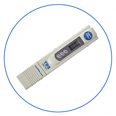 TDS / EMC mittari. Kertoo veden sähkönjohta vuuden kautta sen ominaisuuksista.