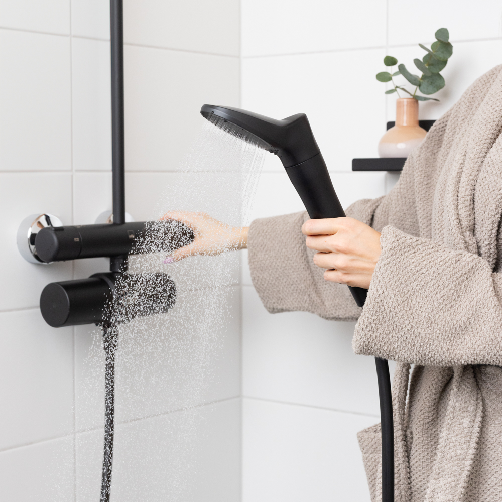 AQVA shower filter set, black. AQVA FRESH shower filter + shower head filter
